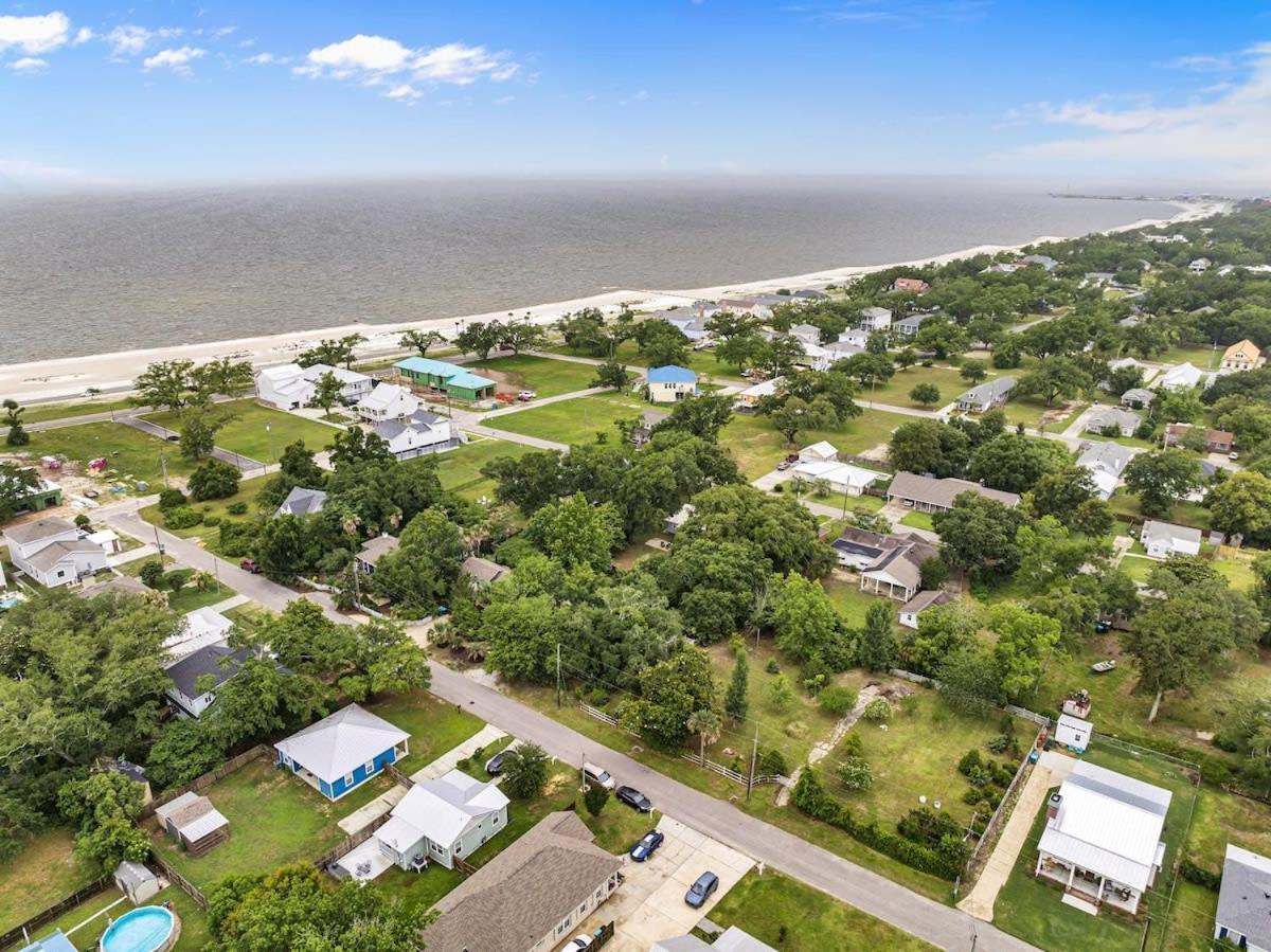 Bare Feet Bungalow -Close To Beach & Dog Friendly Gulfport Exteriör bild