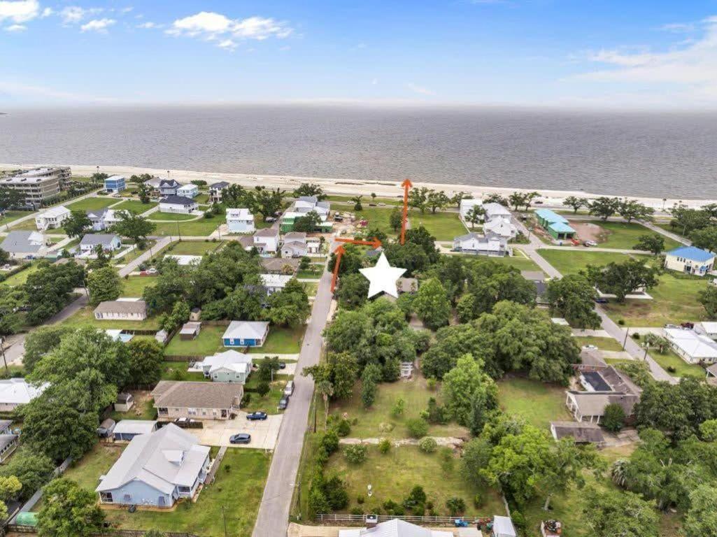Bare Feet Bungalow -Close To Beach & Dog Friendly Gulfport Exteriör bild