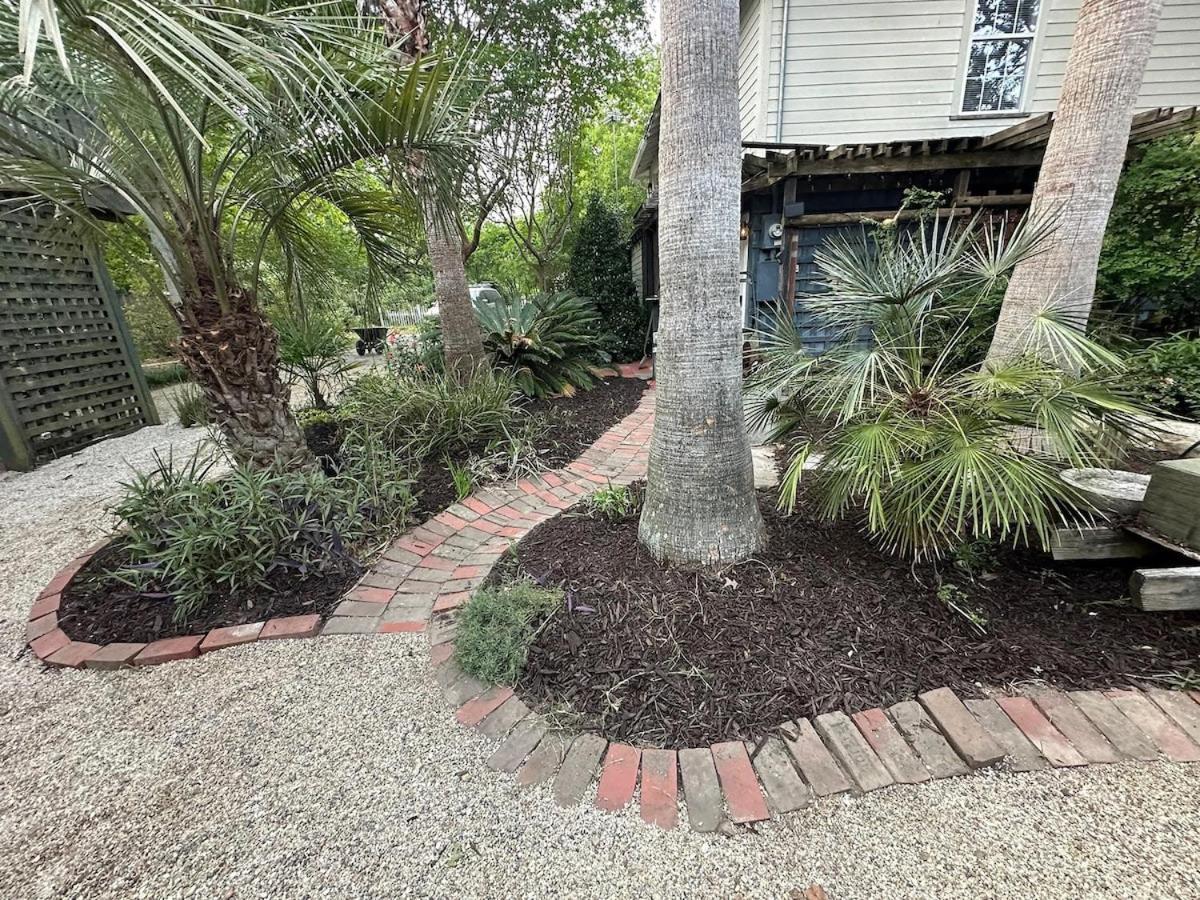Bare Feet Bungalow -Close To Beach & Dog Friendly Gulfport Exteriör bild