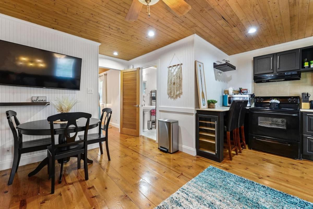 Bare Feet Bungalow -Close To Beach & Dog Friendly Gulfport Exteriör bild
